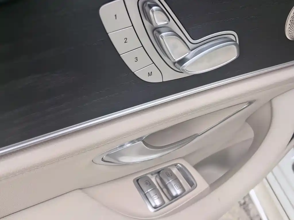 Mercedes-Benz E-Class 2023 — фото 15