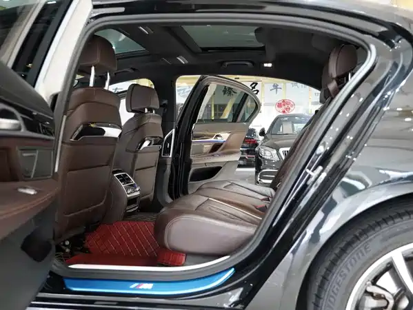 BMW 7 Series 2021