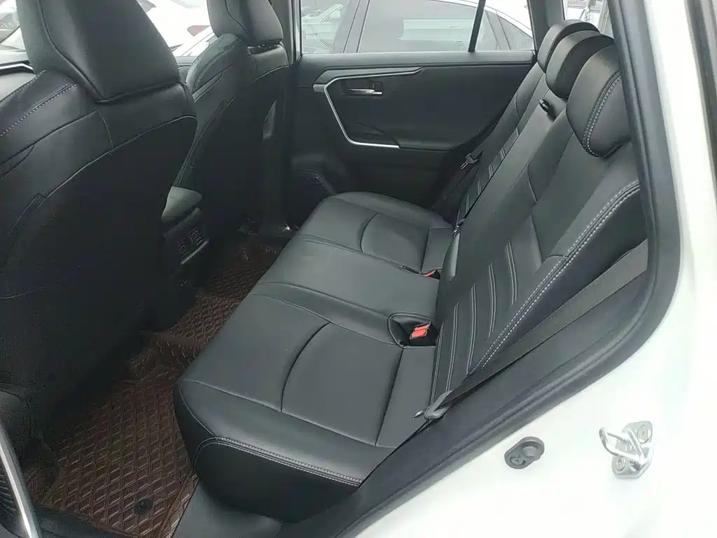 Toyota Wildlander 2022 — фото 13