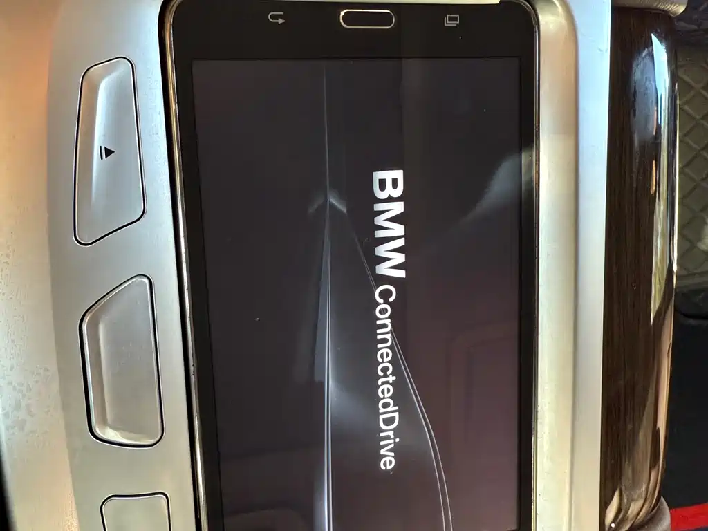 BMW 7 Series 2017 — фото 18