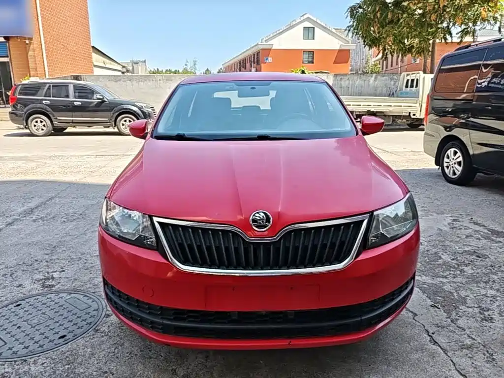 Skoda Rapid Spaceback 2017 — фото 3