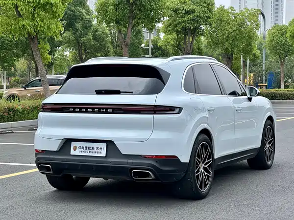 Porsche Cayenne 2025