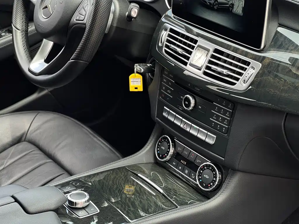 Mercedes-Benz CLS 2016 — фото 13