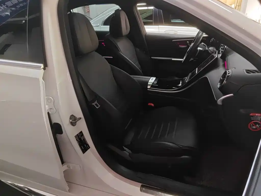 Mercedes-Benz C-Class 2023 — фото 20
