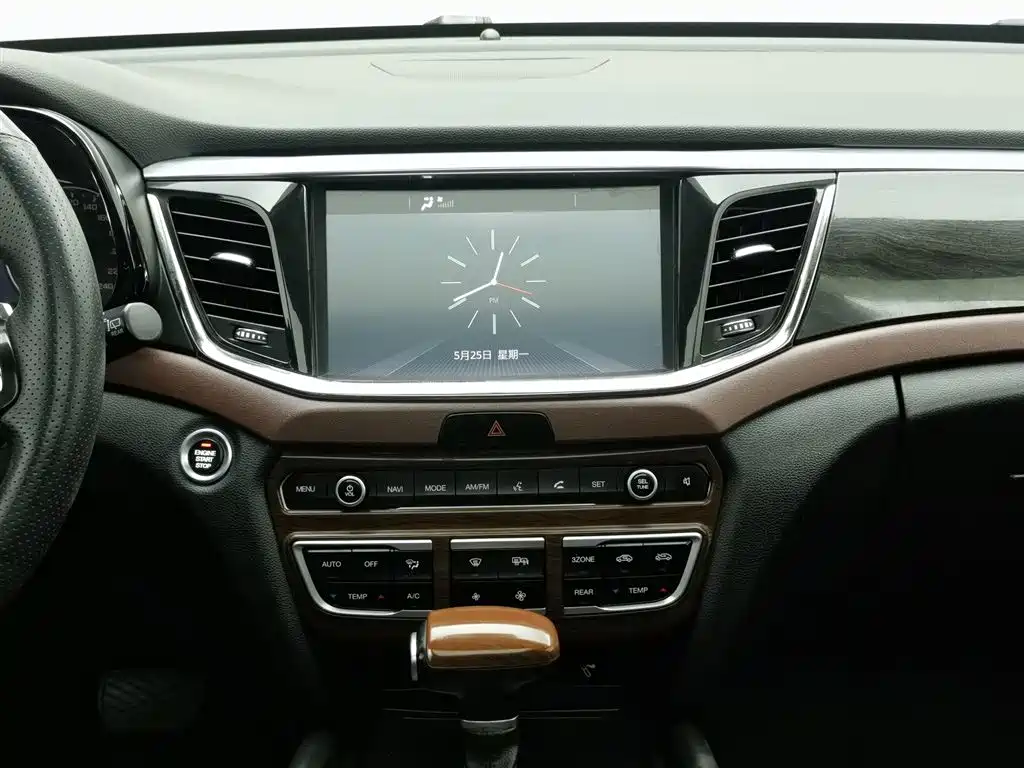 GAC Motor Trumpchi GS8 2017 — фото 12