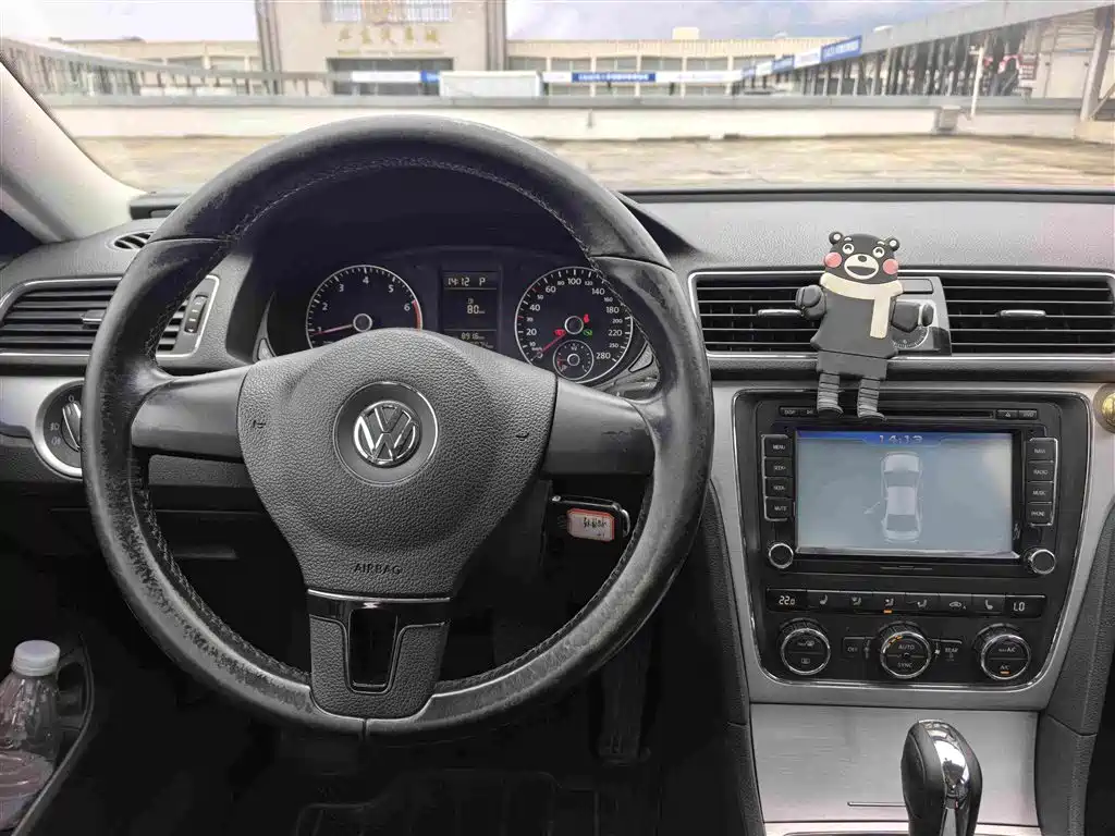 Volkswagen Passat 2014 — фото 15