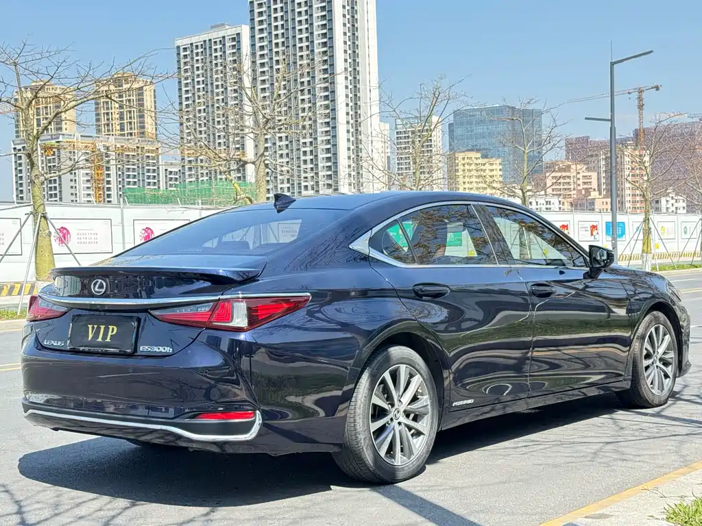 Lexus ES 2019 — фото 4