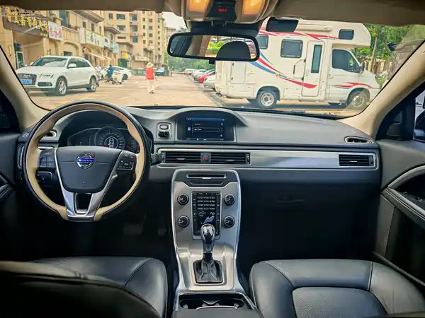 Volvo S80L 2014