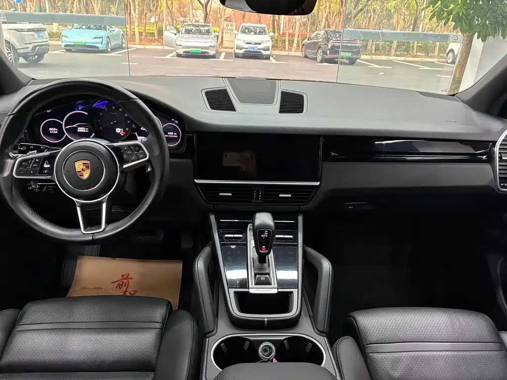 Porsche Cayenne 2018 — фото 10