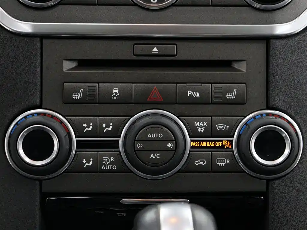 Land Rover Discovery 2011 — фото 19