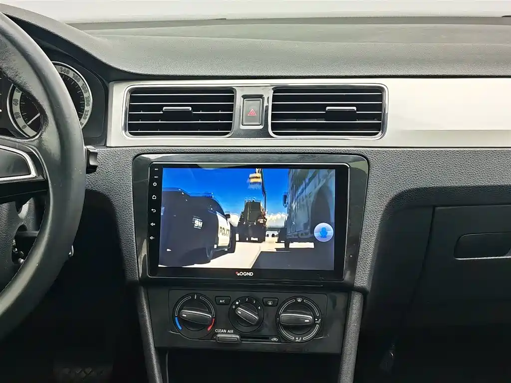 Skoda Rapid 2018 — фото 12