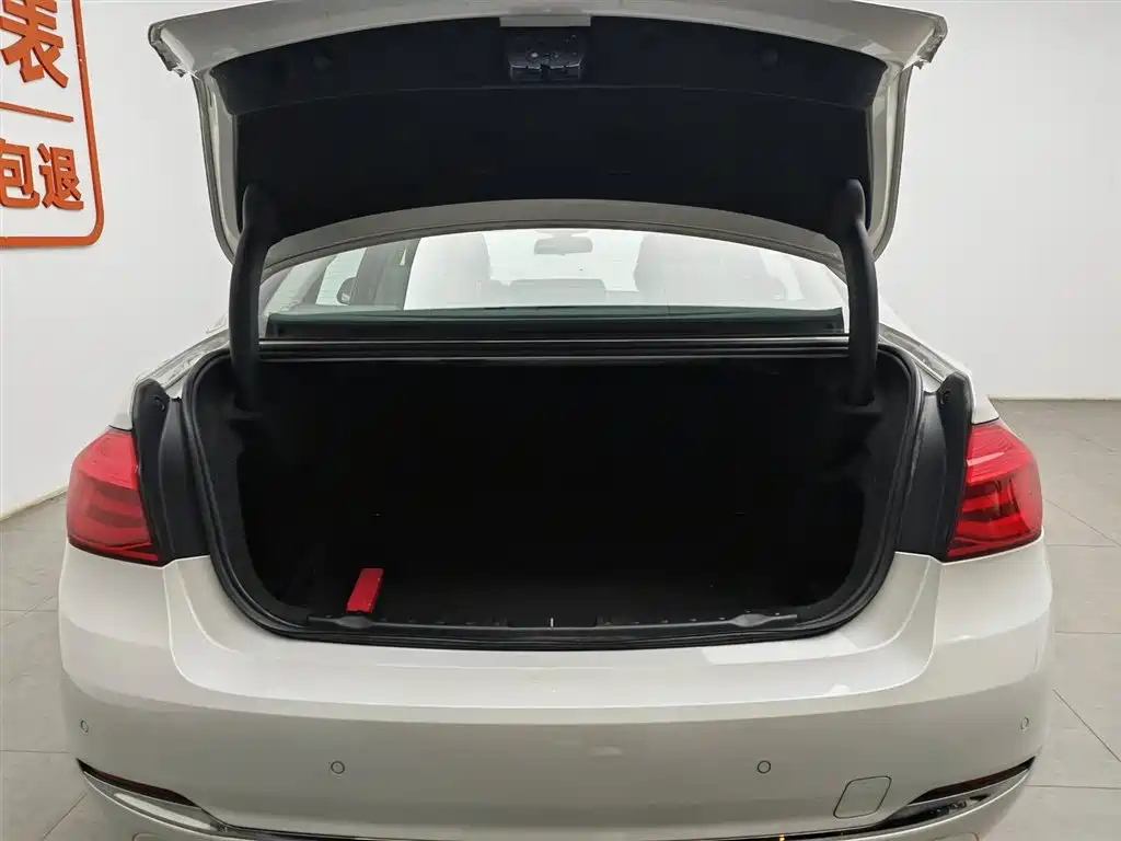 BMW 3 Series 2016 — фото 16