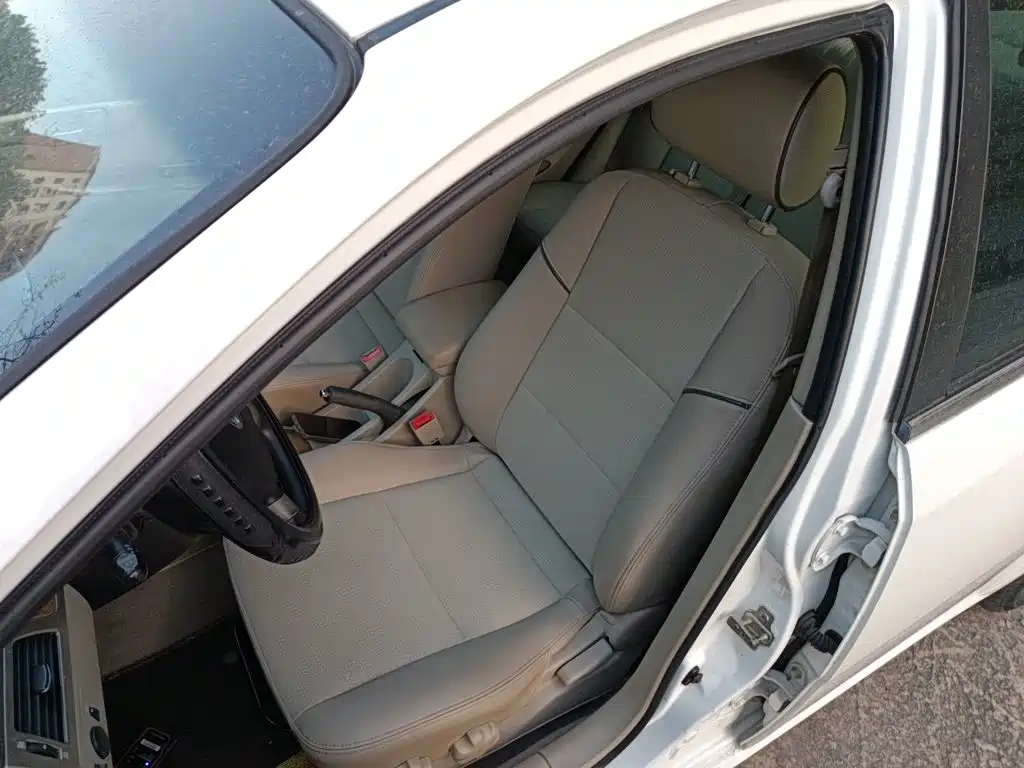 Buick Excelle 2015 — фото 11