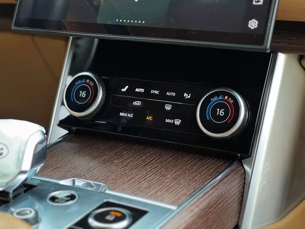 Land Rover Range Rover 2022 — фото 11