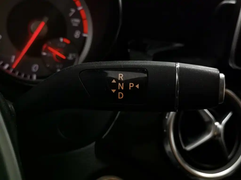 Mercedes-Benz GLA 2016 — фото 13