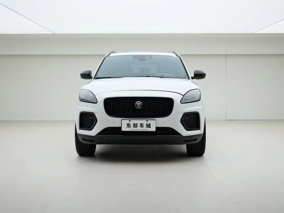 Jaguar E-PACE 2024 — фото 2