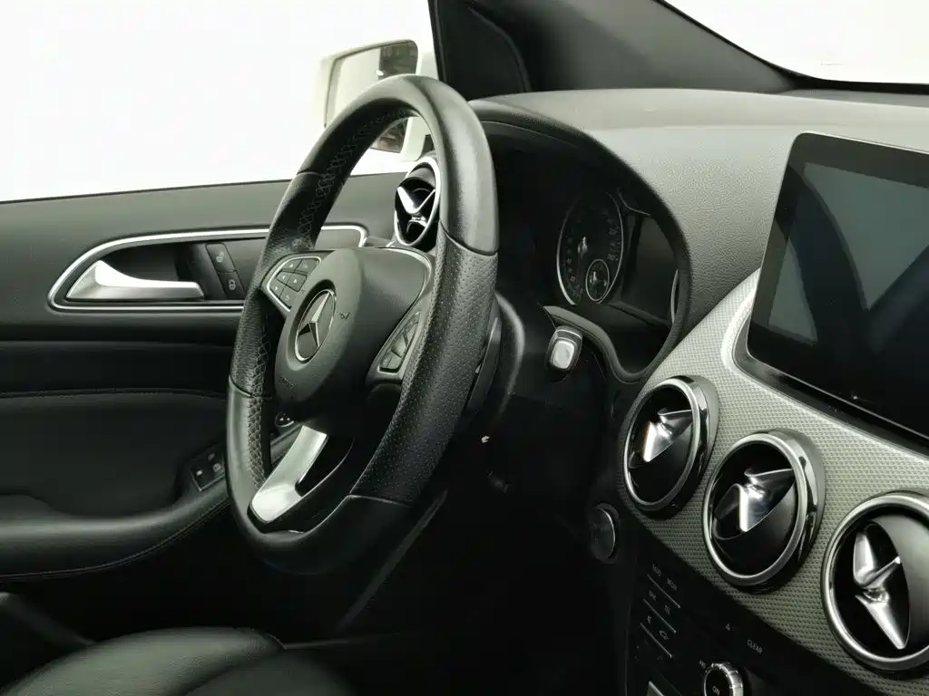 Mercedes-Benz B-Class 2018 — фото 22