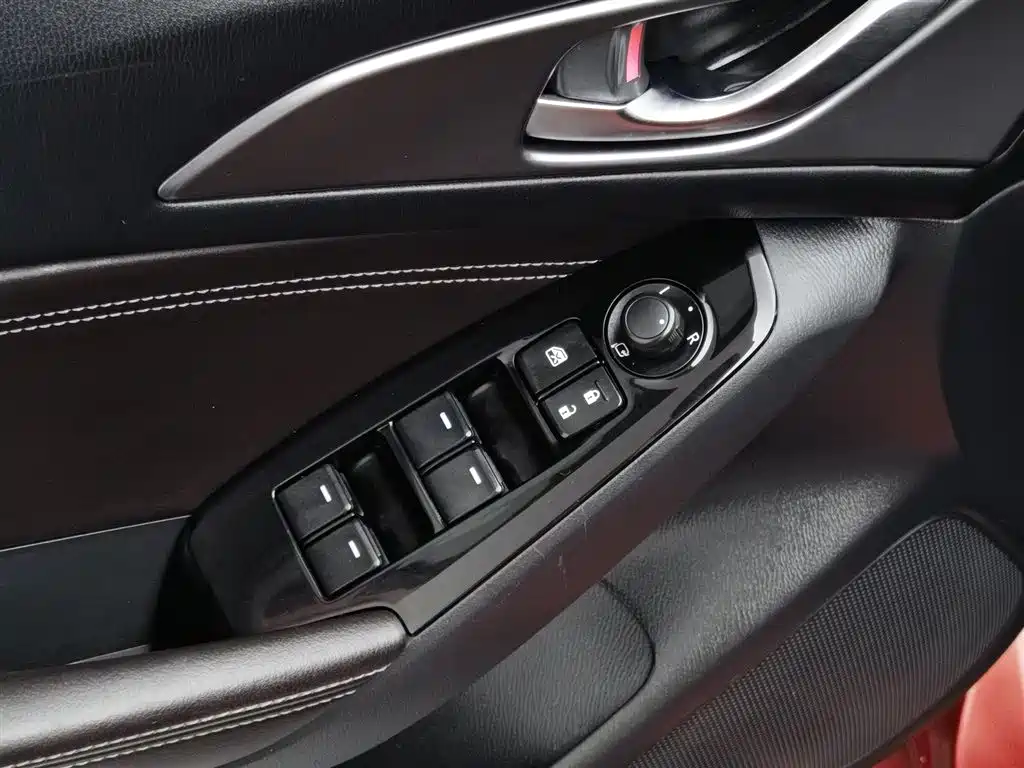 Mazda 3 Axela 2017 — фото 9