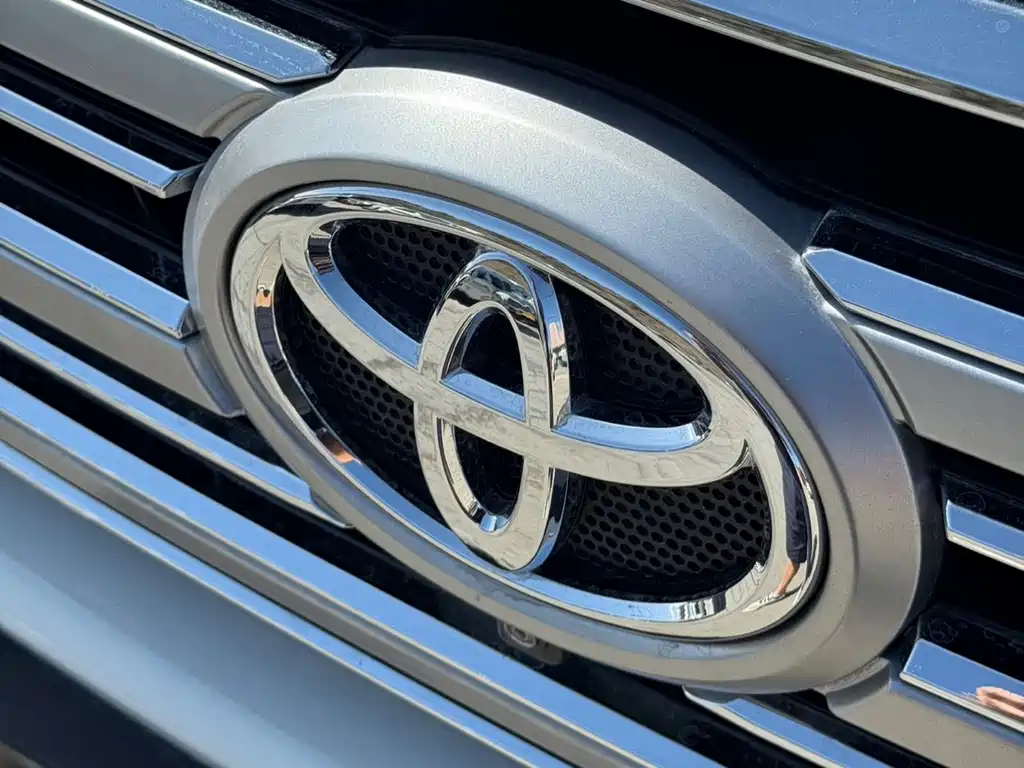 Toyota Land Cruiser 2014 — фото 14