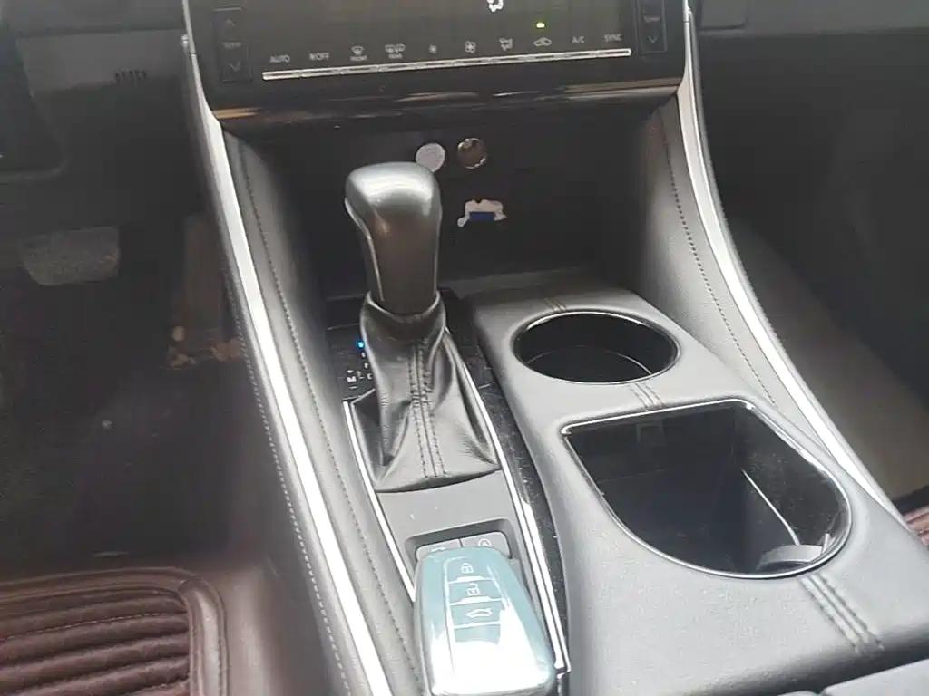 Toyota Avalon 2023 — фото 10
