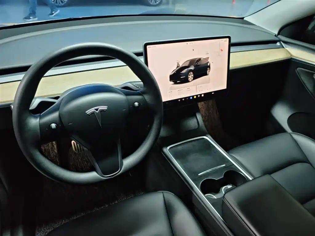 Tesla Model Y 2022 — фото 10