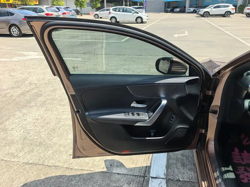 Mercedes-Benz A-Class 2020 — фото 4