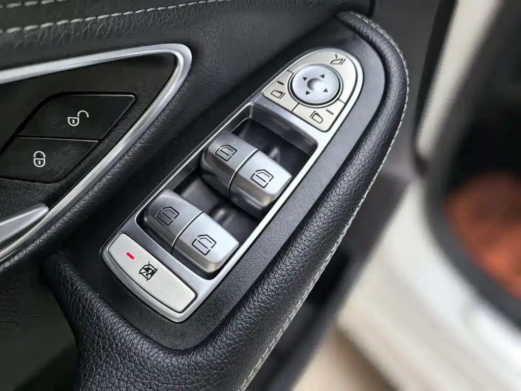 Mercedes-Benz C-Class 2017 — фото 12