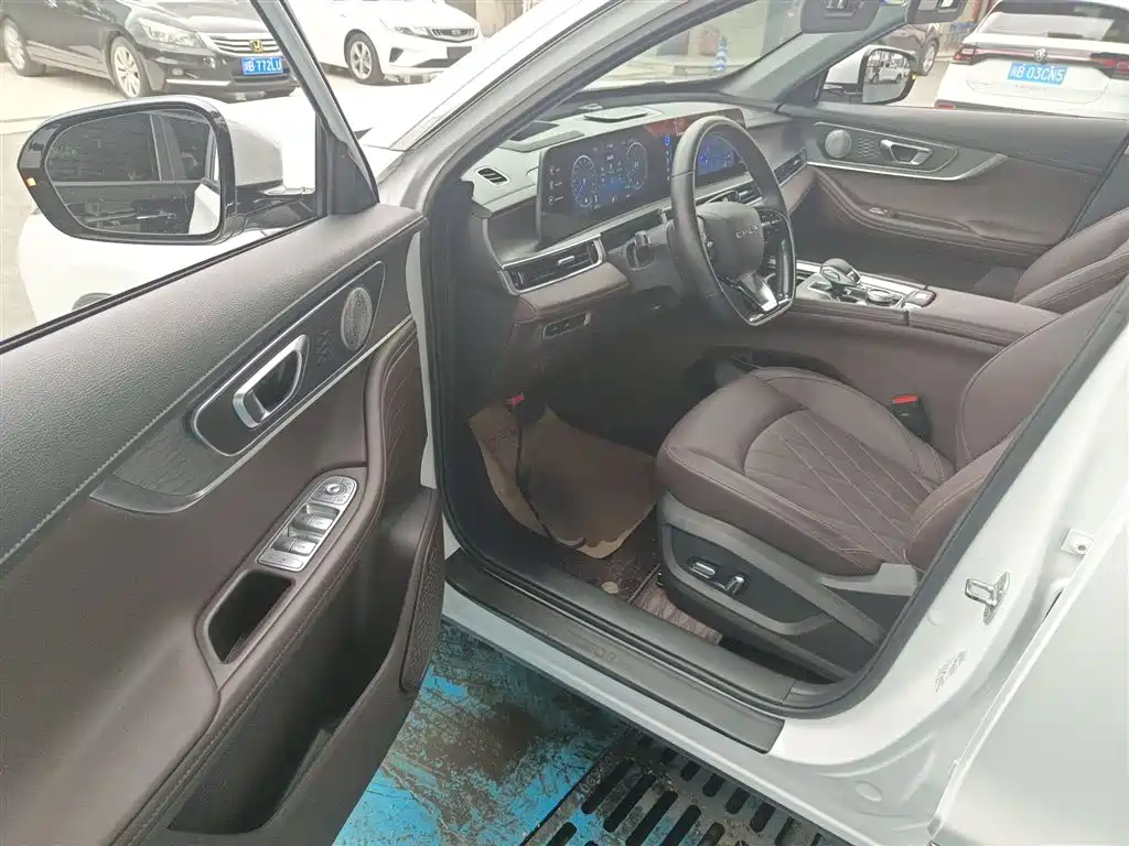 Chery Tiggo 8 PRO 2023 — фото 16