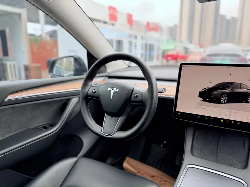 Tesla Model Y 2022 — фото 11