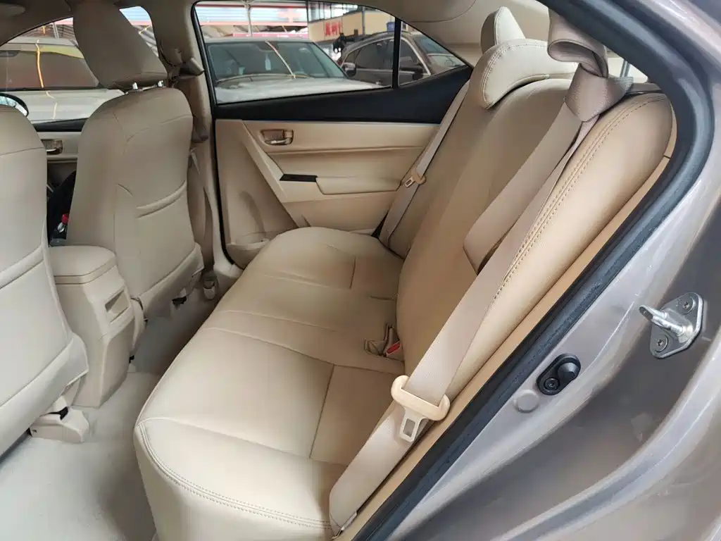 Toyota Corolla 2015 — фото 10