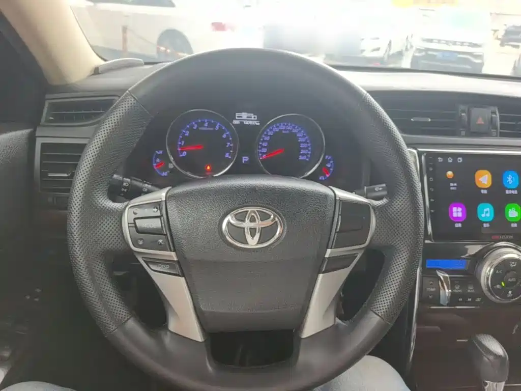 Toyota Reiz 2015 — фото 11