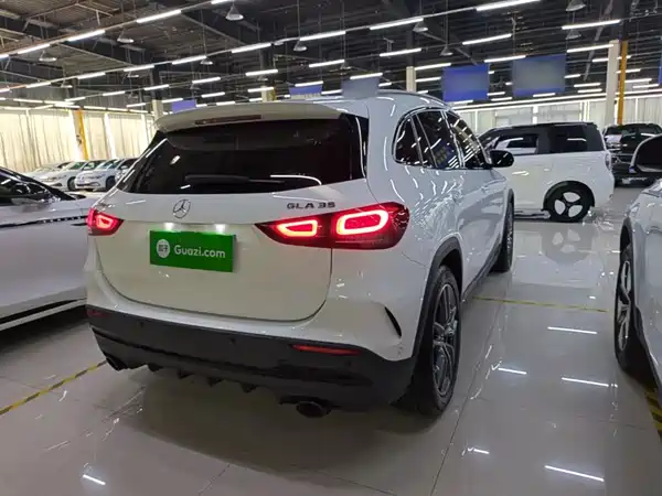 Mercedes-Benz GLA AMG 2021