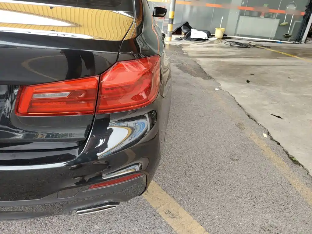 BMW 5 Series 2019 — фото 19