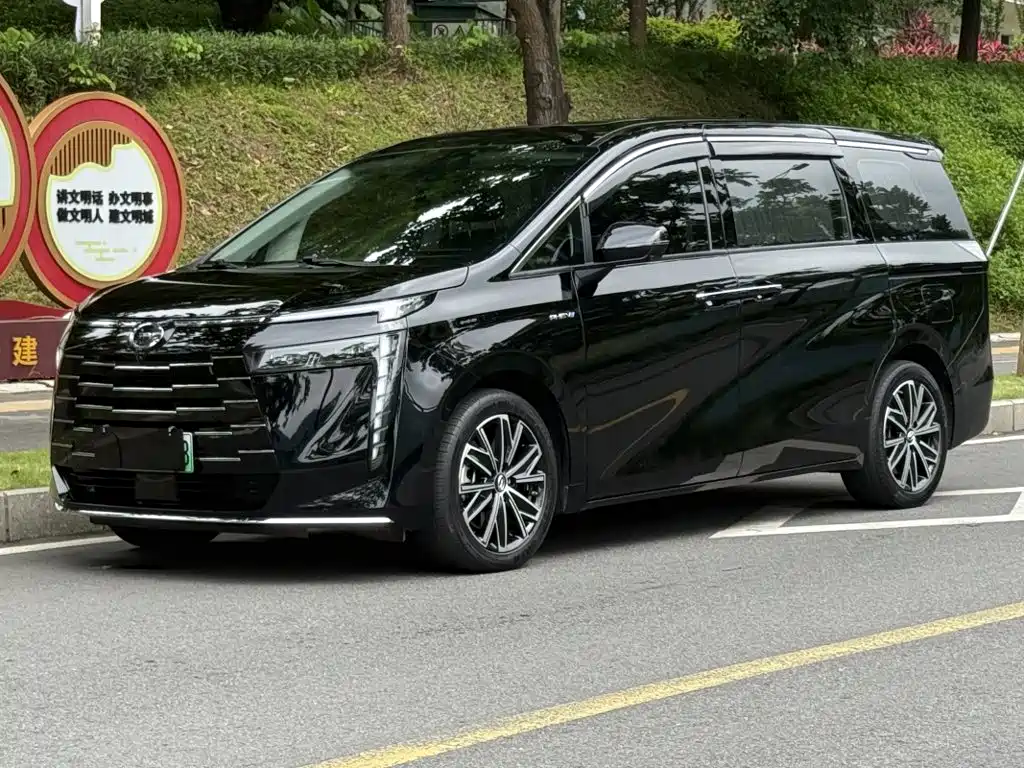 GAC Trumpchi E8 PHEV 2024 — фото 1