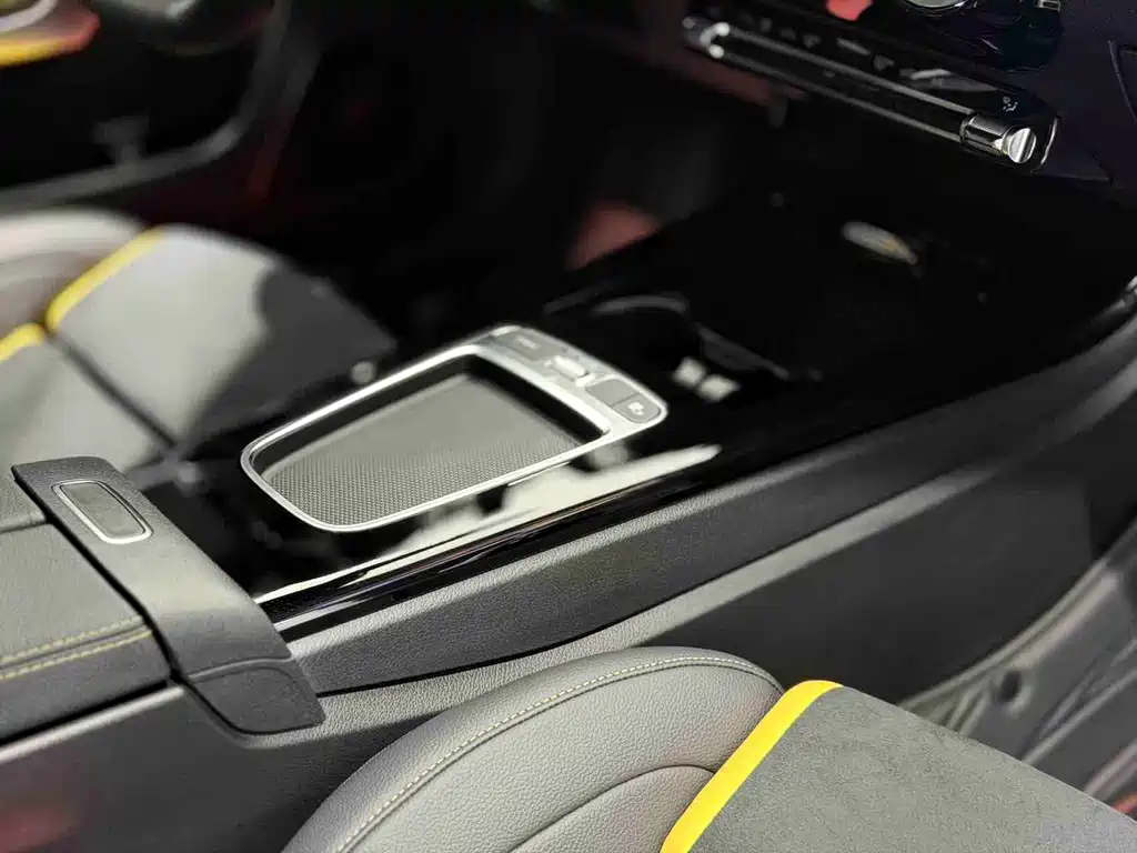 Mercedes-Benz A-Class AMG 2025 — фото 12