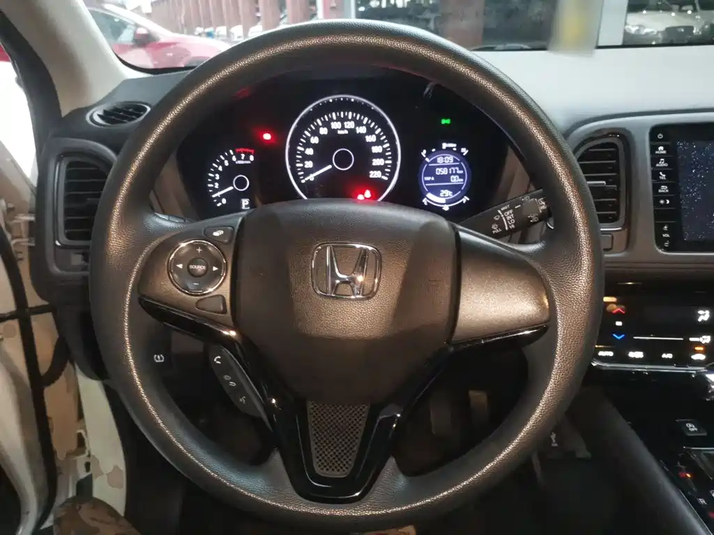 Honda Vezel 2021 — фото 11