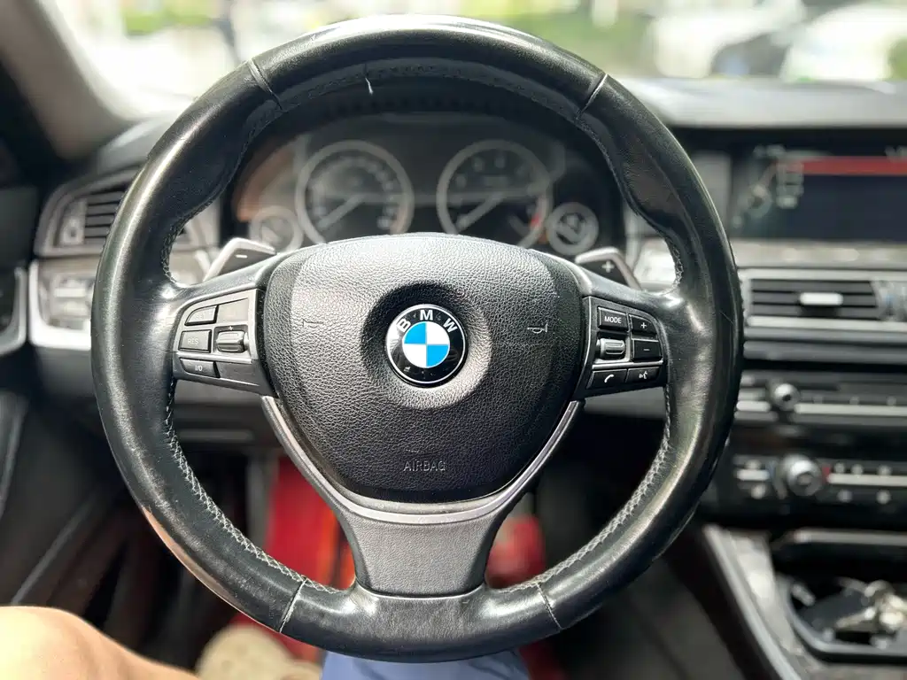 BMW 5 Series 2013 — фото 9