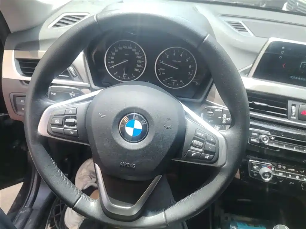 BMW X1 2017 — фото 11