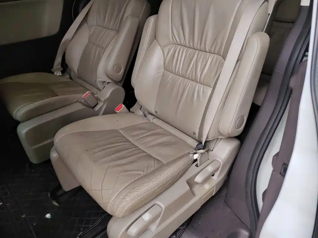 Honda Odyssey 2017 — фото 17