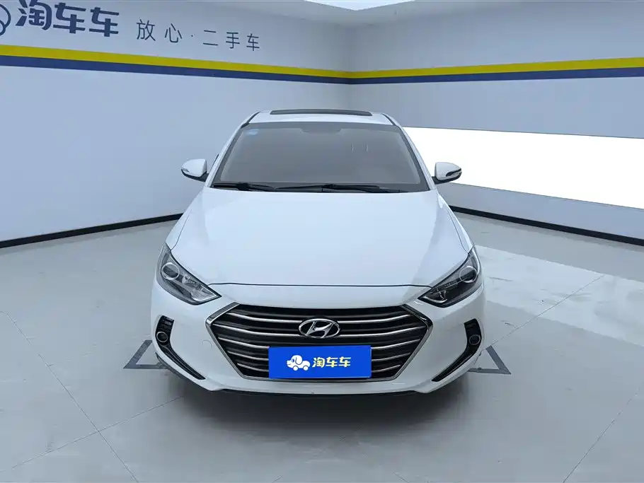 Hyundai Elantra 2018 — фото 2