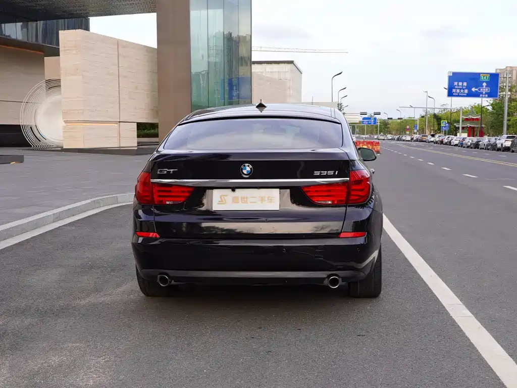 BMW 5 Series GT 2013 — фото 11