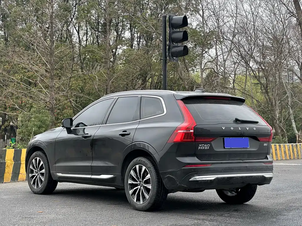 Volvo XC60 2024 — фото 5