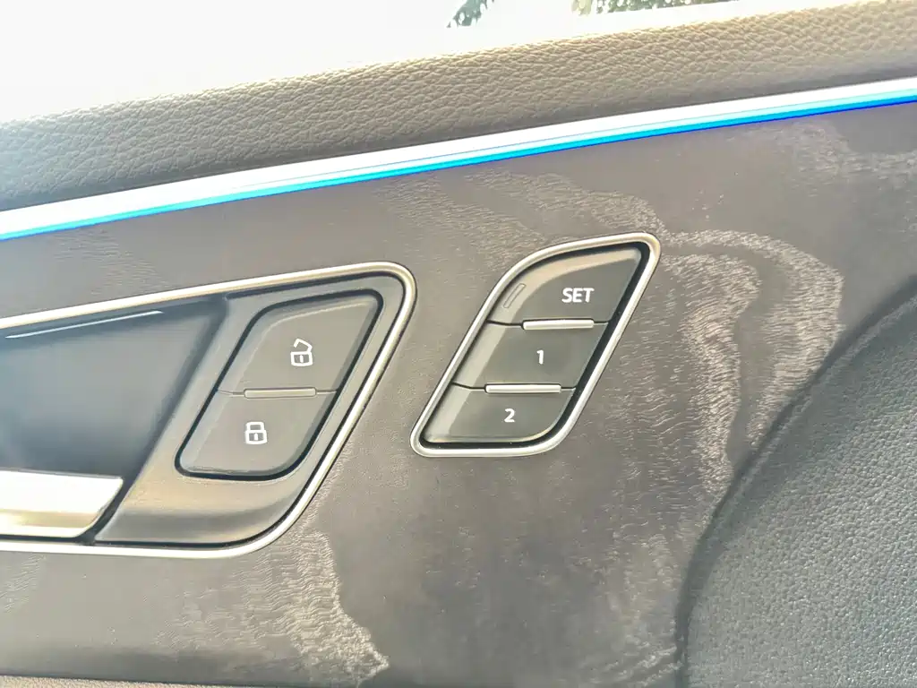 Audi Q8 2025 — фото 15