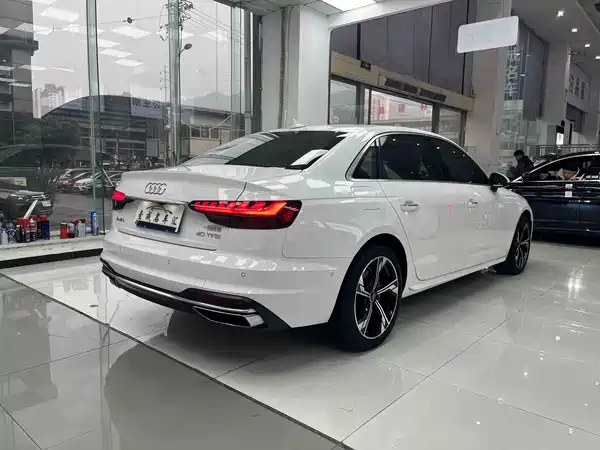 Audi A4L 2021