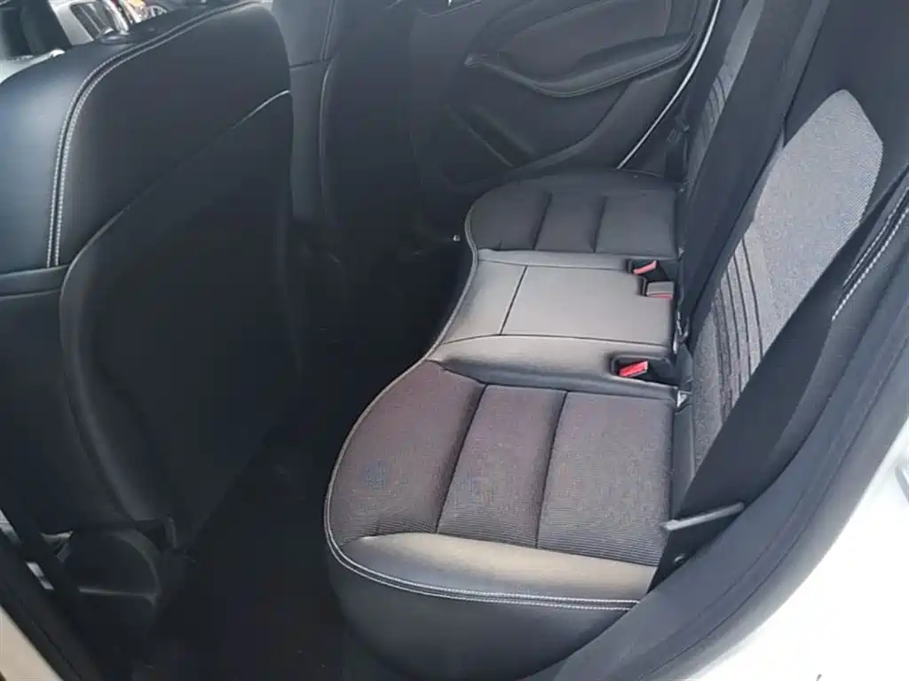 Mercedes-Benz B-Class 2017 — фото 17
