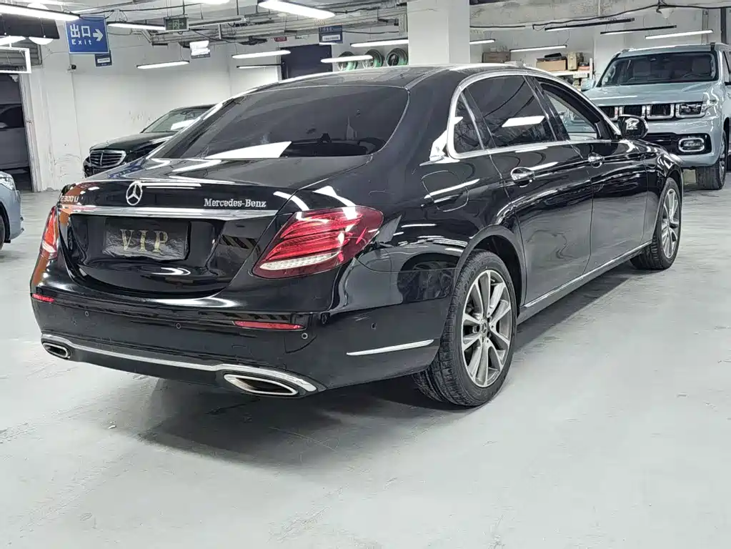 Mercedes-Benz E-Class 2019 — фото 16