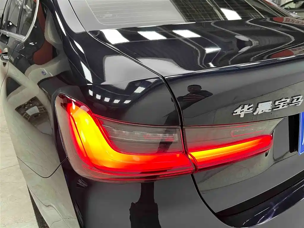 BMW 3 Series 2024 — фото 18