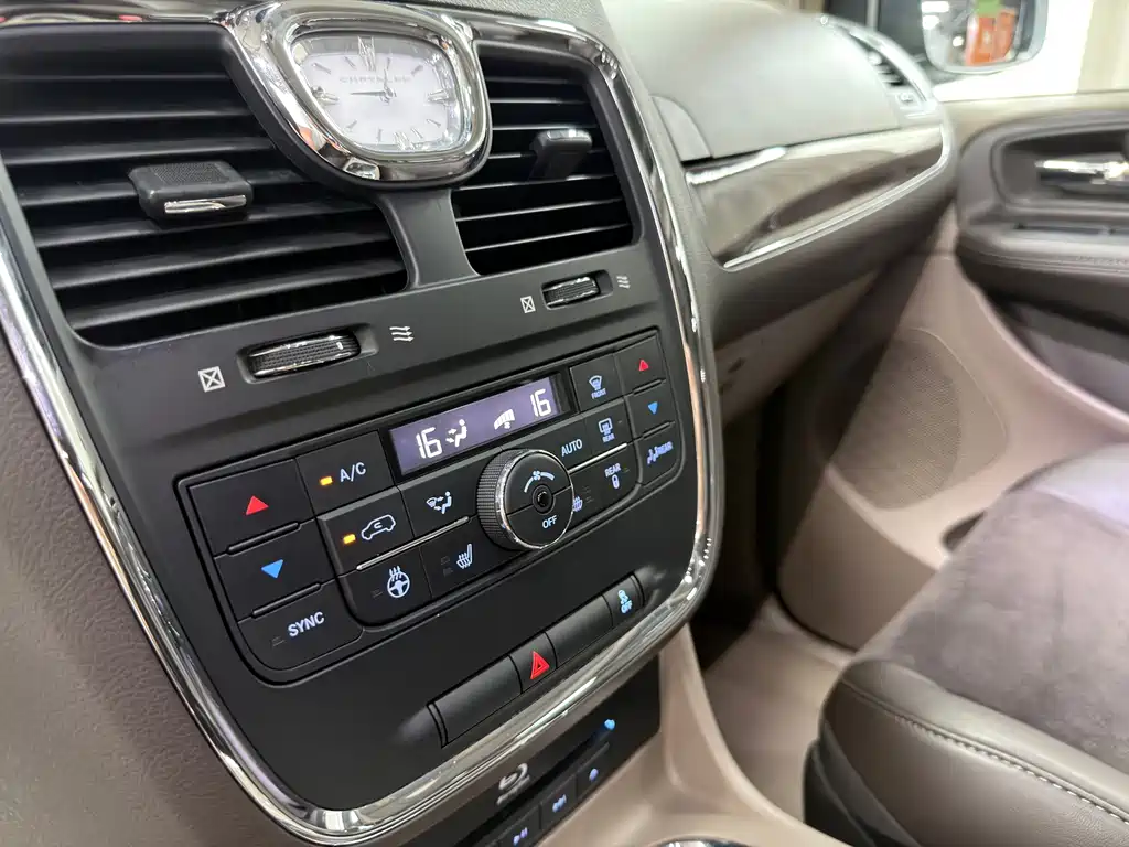 Chrysler Grand Voyager 2018 — фото 17