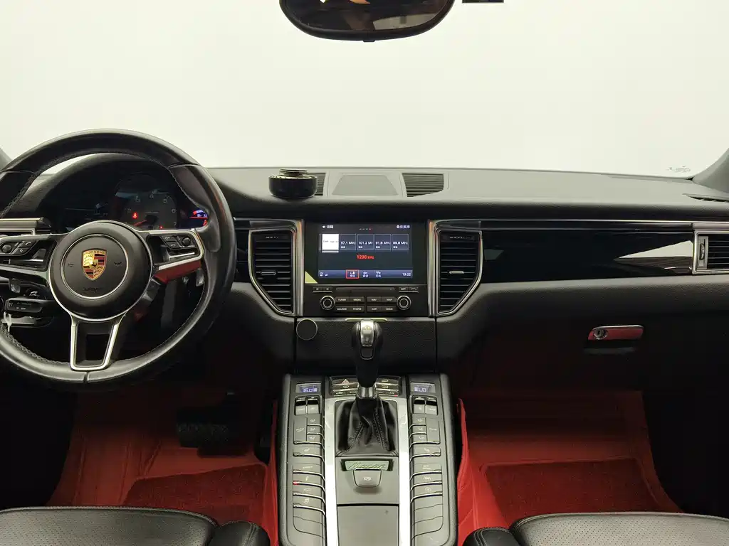 Porsche Macan 2017 — фото 8