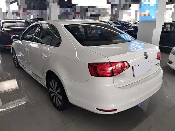 Volkswagen Sagitar 2018